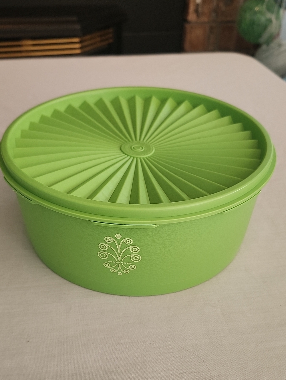 Vintage 1970 Tupperware 8 Cup Storage Canister In Lime Green
